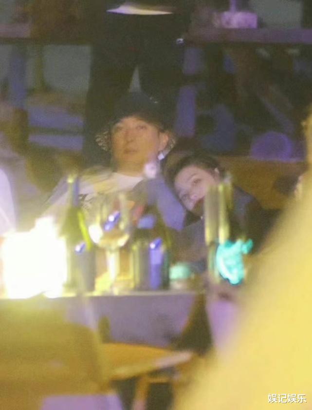 王思聪|王思聪包游艇庆35岁生日,身边美女众多,对新女友最宠溺