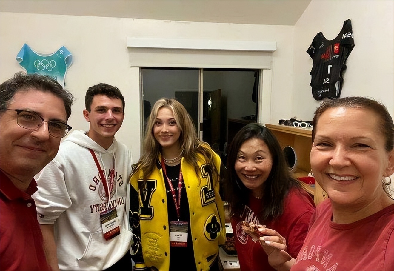 谷爱凌|谷爱凌“摆拍”遭怀疑，边化妆边学习，只是为了立学霸人设吗