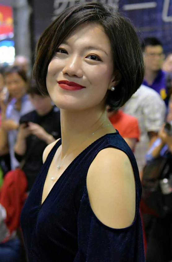 星光大道|歌手龙婷：曾是《星光大道》冠军，受邀参加春晚后，为何街头卖唱