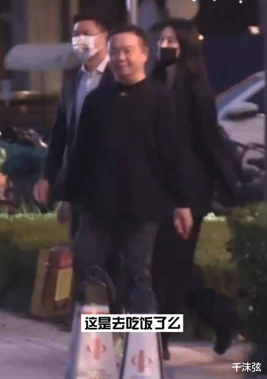 张俪|张俪疑恋情曝光?与神秘男子搂腰逛街,37岁至今未婚