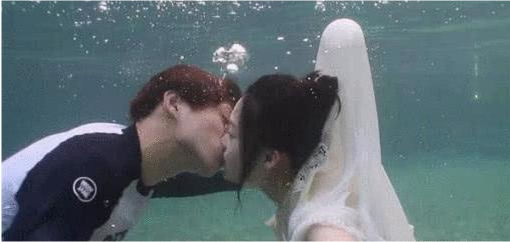 李沁|邓伦凉凉，李沁冲上热搜！谁还记得当年于正发的小作文？