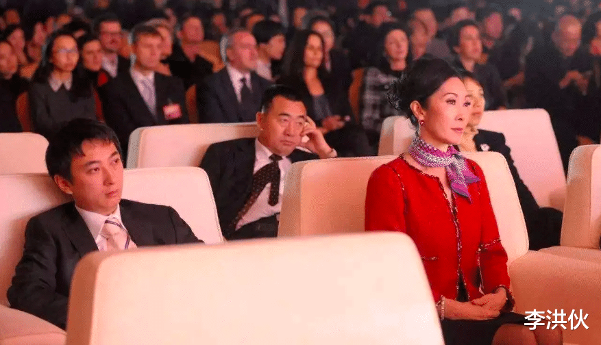 林宁|丈夫是中国首富，儿子是网红收割机，万达之母林宁是现实版大女主