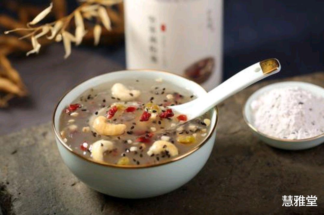 底妆 女性朋友想要养护皮肤，多吃五种食物，味道好，美容养颜效果不错