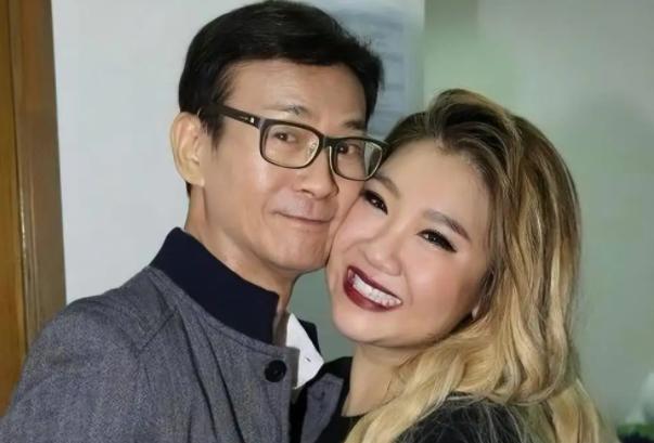 郑欣宜 35岁郑欣宜继承母亲遗产！为爱减肥成功，继承郑少秋美貌