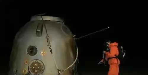 神舟14号飞船选择回家的时间和地点都很有讲究,太意外了
