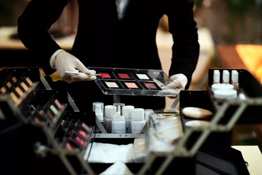 十二星座|95后入殓师薪资曝光,8年送走20000具尸体,不参加婚礼,没有朋友,网友:给我1000万也不干