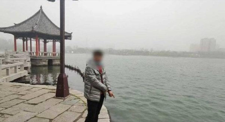 大明湖|一男子捕捞一条30斤大明湖鲤鱼被拘13天, \事业编\的鱼你也敢捞?