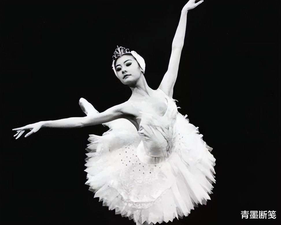 黎姿|谭元元：5岁靠爸妈扔硬币走上舞蹈路，18岁成为最年轻的独舞演员