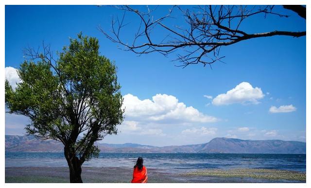 |人最大的荒唐，是让别人的烂事浪费自己时间