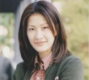 陈慧珊|陈慧珊：两段婚姻三个男人，嫁大11岁经纪人，36岁当母亲也能幸福