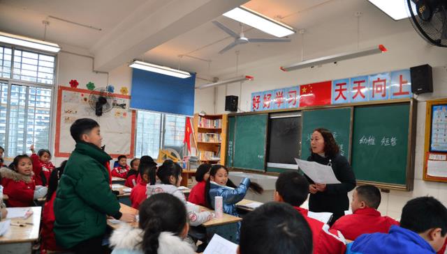 教师|网传深圳教师开始降薪,教师招聘遭遇“滑铁卢”,官方会做何解法