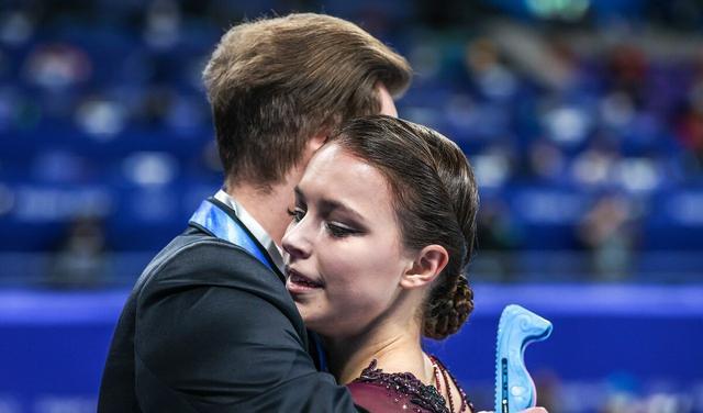 拥抱|被千金拥抱最多的男人，像慈父一样的蛋大师，曾因太过偏心引争议