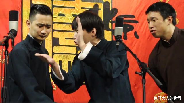 何九华|德云社烧饼与李九春何九华同台,登场后砸挂不断,头九果然没怂人