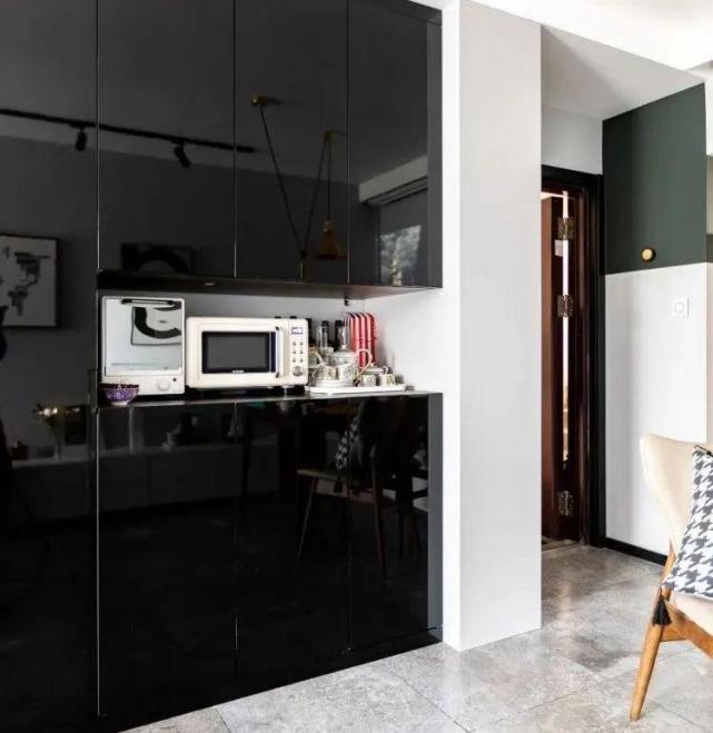 厦门妹子60平小窝,因独居而意外走红网络:一个人住真的会上瘾