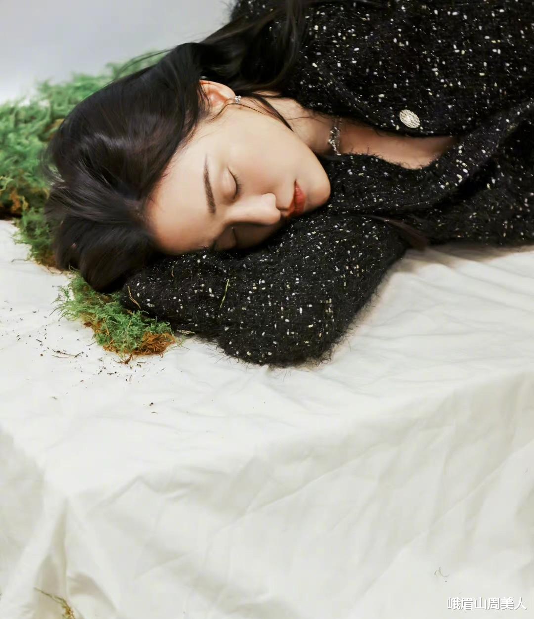 王诗龄 为什么女人上了年纪后，素颜更好看，化妆却反而显老？原因很简单