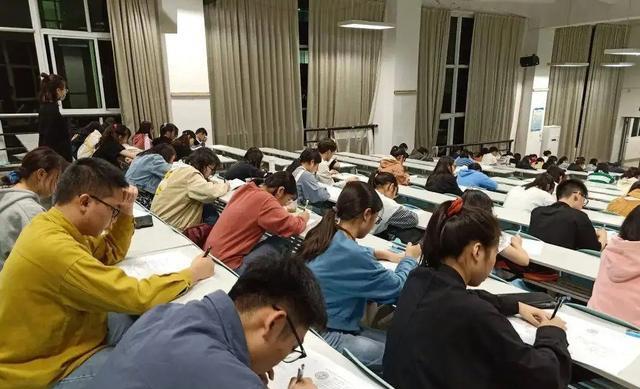 大学生|笔试3.17分考上事业编，全靠面试成绩逆风翻盘？官方回应未能服众