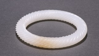 |回流 和田玉螺纹手镯