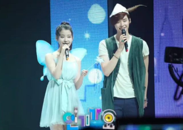 李钟硕|李钟硕IU首发文回应恋情:20岁就开始结缘,但友情以上恋人未满