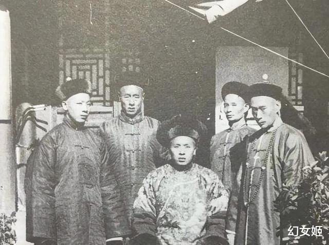 晚清大内侍卫的真实形象:虎背熊腰,手持武器,人人都面露凶光