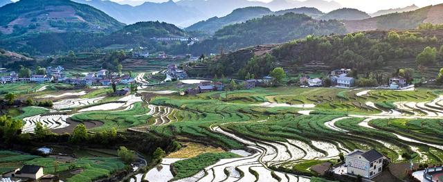 陕西|摩旅路上,发现一处有点儿小众却又特别美的景点,凤堰古梯田