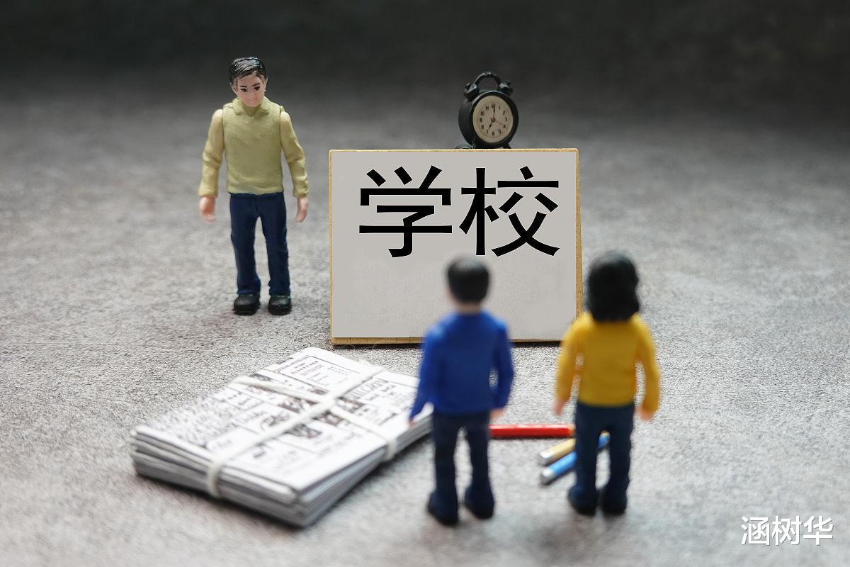 23岁老师晒工作三年对比照,网友惊呼:岁月是把杀猪刀,削得太狠