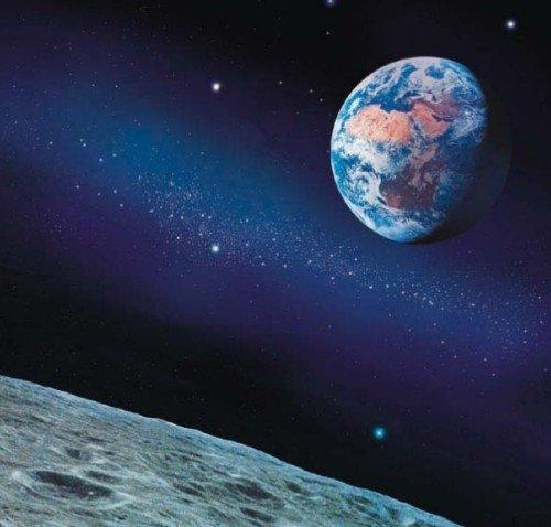 美国50年前登陆月球或是谎言,插在月球上的旗帜为何迎风飘扬?