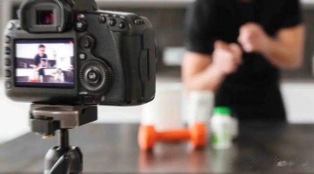 短视频|企业自建直播团队卖货：是从一个坑，跳进另一个坑？