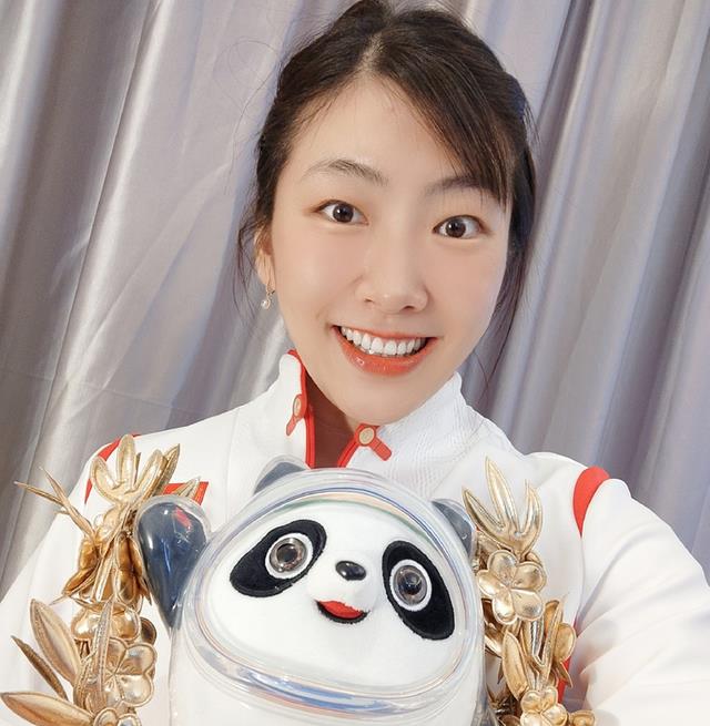 官宣|姐弟恋，中国奥运冠军凌晨官宣恋情，两人相差5岁，时间点很特殊