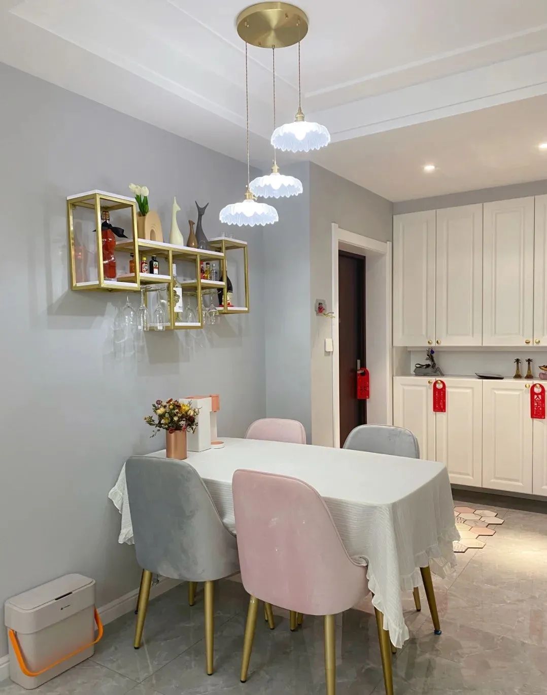 终于在30岁之前有了自己的家，装修不惊艳却很大方温馨，超满足