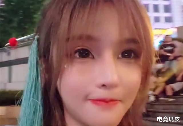 小乔|腿姐轩子后继有人？新晋女神不二丸叽走红，街头路演COS神女小乔