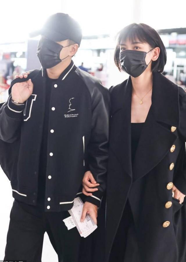 刘恺威|甜！刘恺威牵手女友合体现身，刘晓峰小鸟依人，两人已甜蜜同居