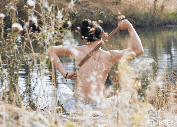 许凯|赘肉、肚腩、白斩鸡，10位男星身材“没料”还敢露肉，自信过头