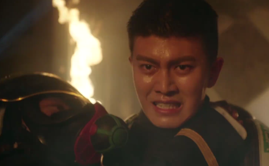 蓝焰突击|首播就上热搜，任嘉伦演技令人拍案叫绝，《蓝焰突击》凭啥这么狠