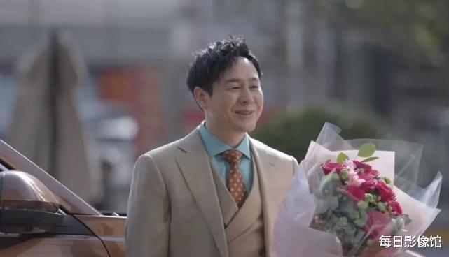 心居|本是《心居》里的“终极备胎”，愣是被他演成了“人间理想”？