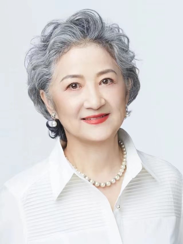 65岁以上的女士发型图片