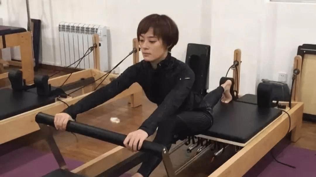 礼服 孙俪化妆台物品曝光，“健身护肤”人设崩塌，网友：明星真实消费