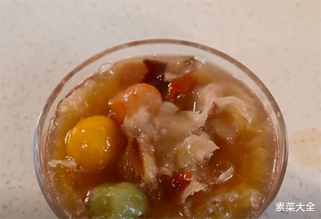 银耳|这两种食材放在一起煮粥,比吃燕窝都营养,还能大补胶原蛋白