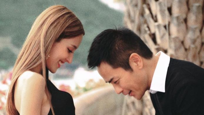 陈凯琳|陈凯琳，晒三胎孕肚照，脚踩高跟鞋，单腿站立不怕摔，穿黑丝风采依旧