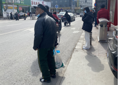 求职|一位65岁“超龄农民工”的求职三天：遭拒时无人引用清退令