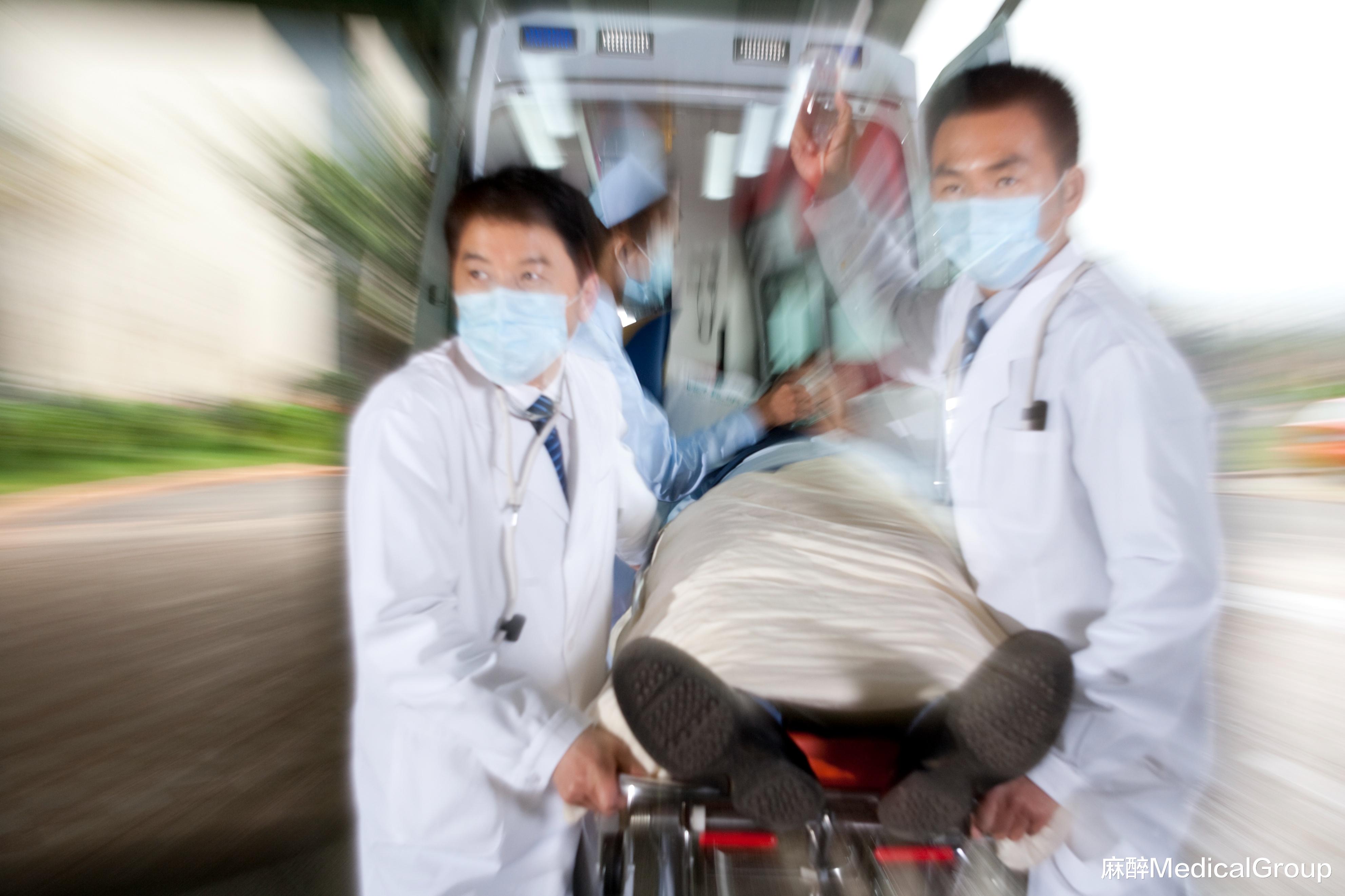 老人车祸入院,手术在即家属拒绝签字,医院的决定让人拍手称快