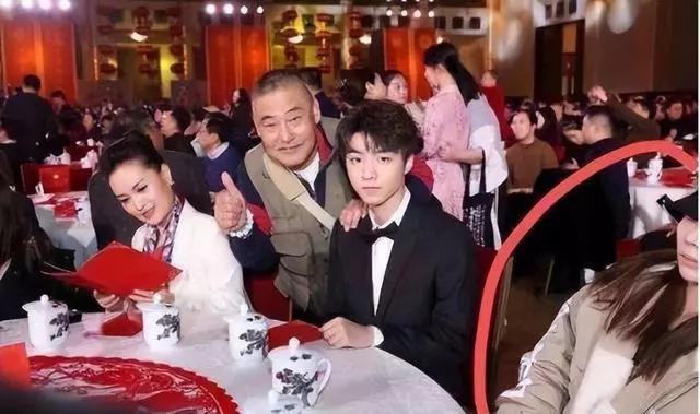 春晚|王俊凯事件再起波澜，据传三人春晚面临被扯档，网友：估计真悬了