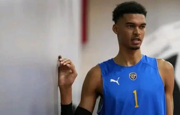 球探|文班亚马国家队首秀堪称完美,狂砍23分成为NBA最大状元热门!