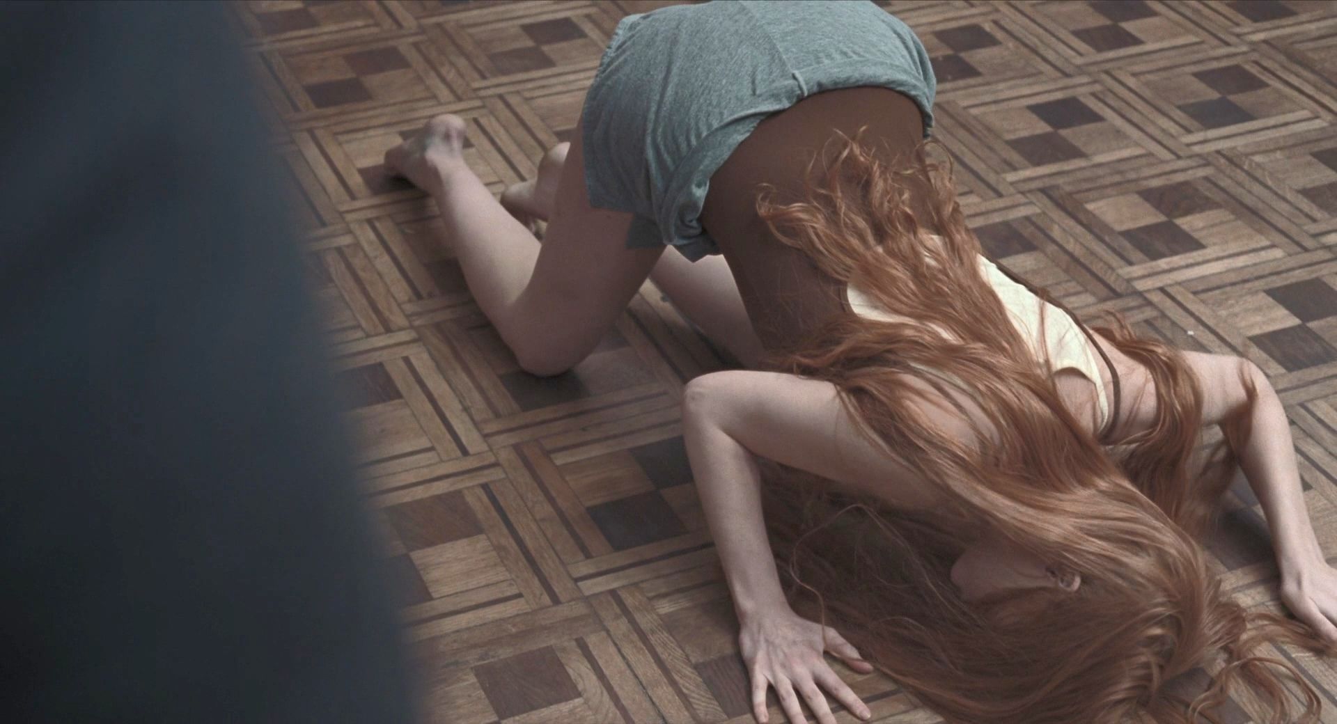 阴风阵阵|?《阴风阵阵》,经典恐怖电影翻拍,观影如坐针毡,吓得体无完肤