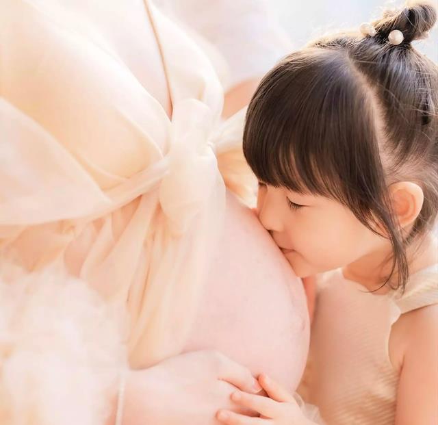 TVB|恭喜！TVB落选港姐陈华鑫宣布二胎产子，转型做网红收入可观