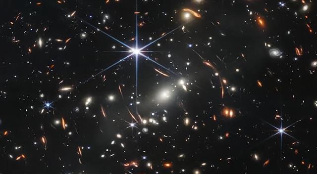 宇宙究竟有多大?距地150万公里韦伯望远镜,传来的照片使人绝望