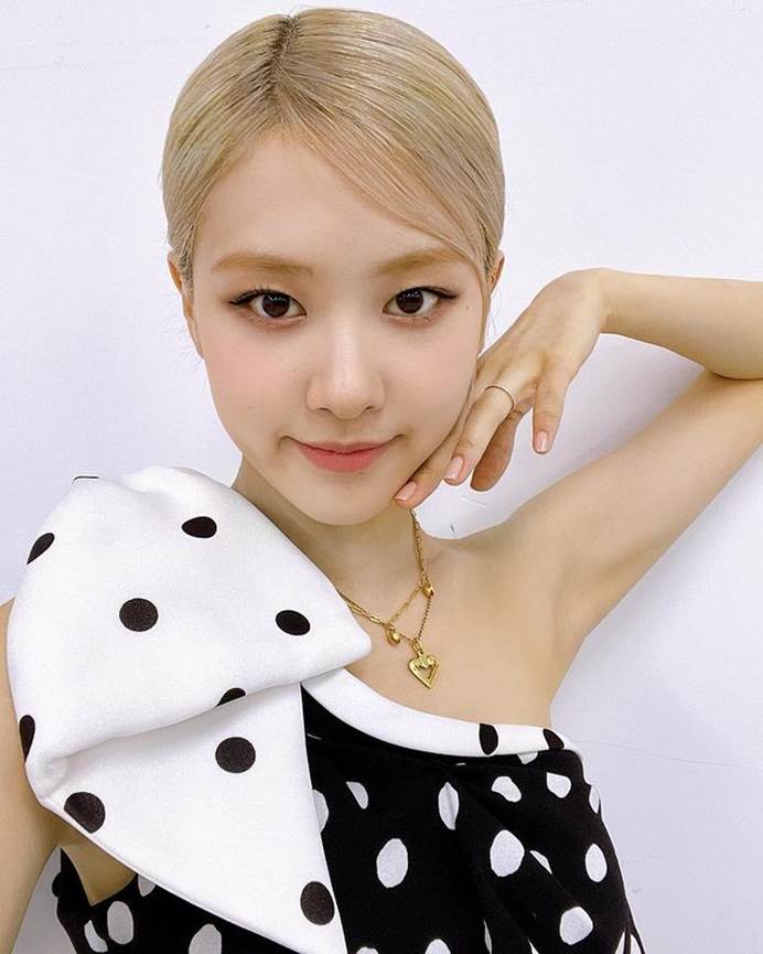 blackpink|韩国集聚人气的5位女歌手，丽莎LISA7千万粉丝，颜值才艺能否居首