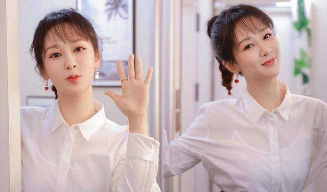 刘海 杨紫最近的营业美图,白衬衫清纯,卷发清丽,没有刘海也太美了!