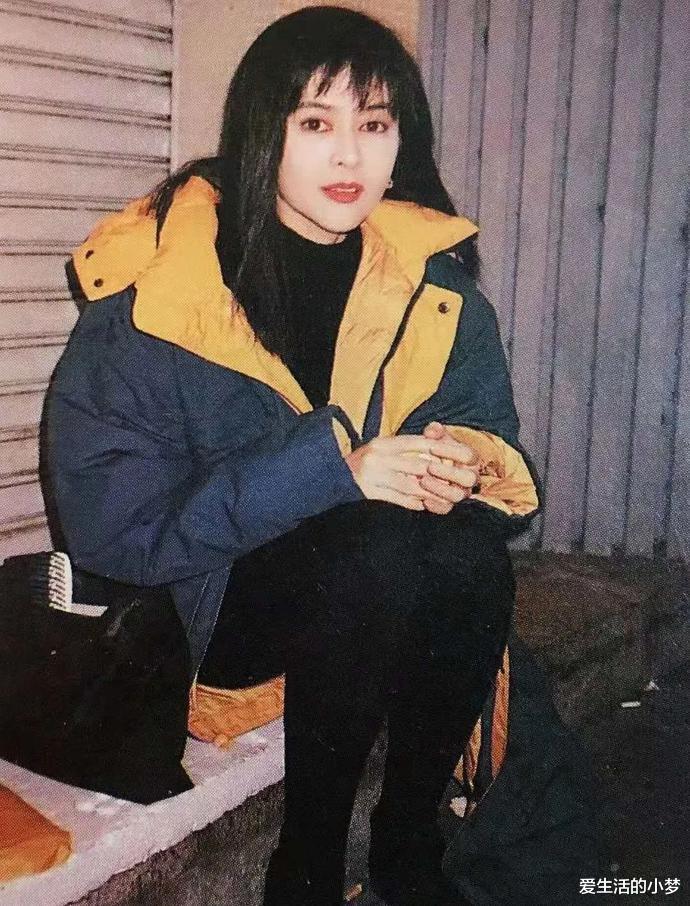 关之琳|黄霑评价关之琳：她瞟过来一眼，10个男人有11个都会自作多情起来