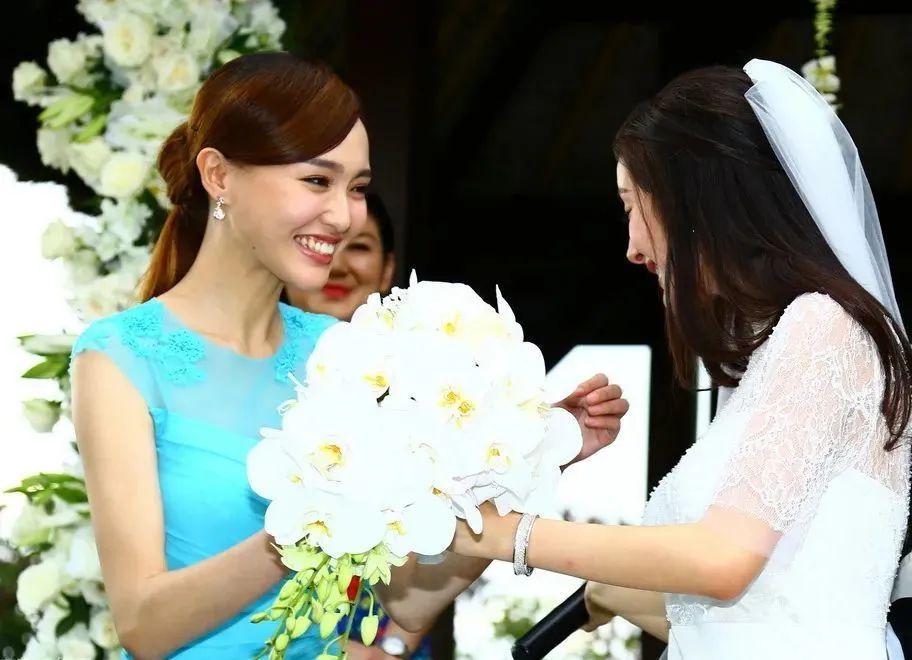 周冬雨|娱乐圈的塑料姐妹情,看似踩闺蜜和抢男友,实际和这两个原因有关