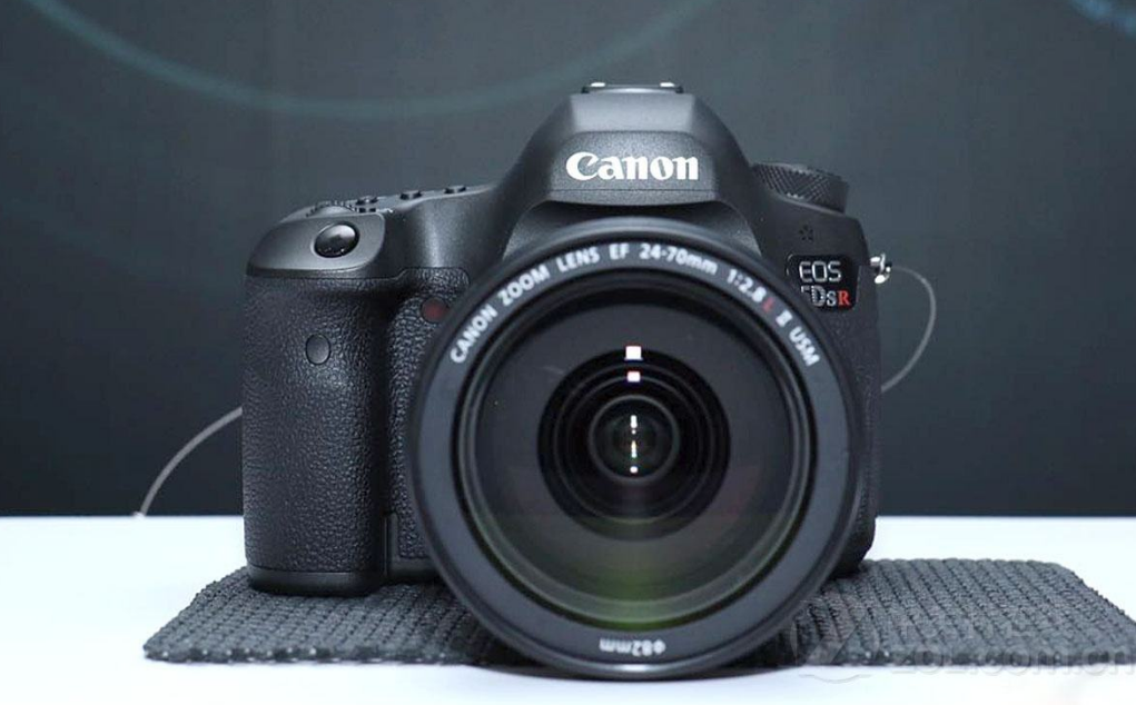 佳能|佳能的全像素双核对焦,可以放弃掉取景器,还不如用200d